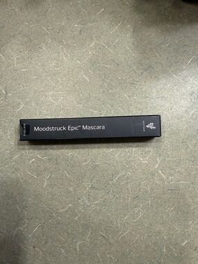 Younique Moodstruck Epic Mascara - Black waterproof